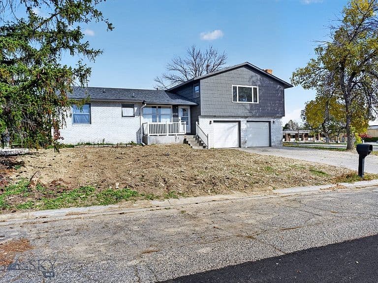 2001 Canyon Dr photo 1