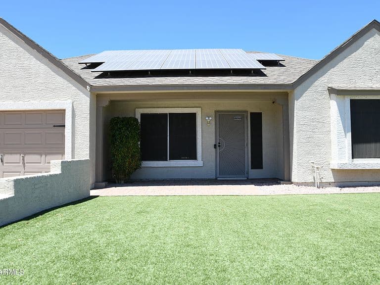 1326 E TARO Lane photo 3