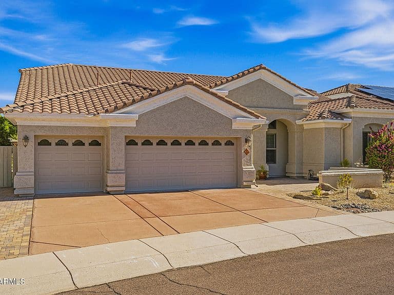 6008 E ANDERSON Drive photo 2