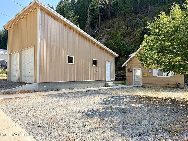 386 2nd St photo 1