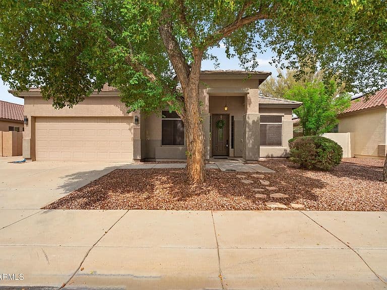 43292 W OAKLAND Court photo 1