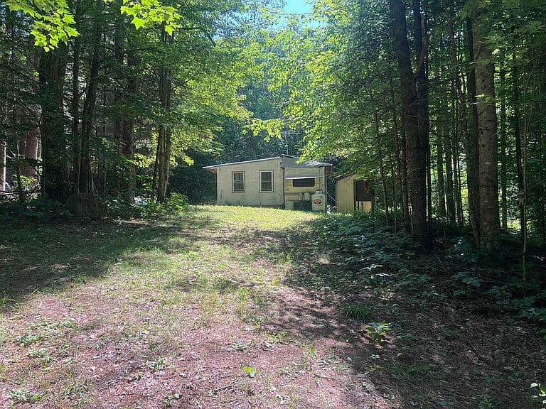 325 Quint Road photo 1