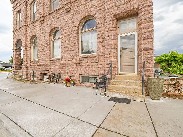 201 N Main St photo 4
