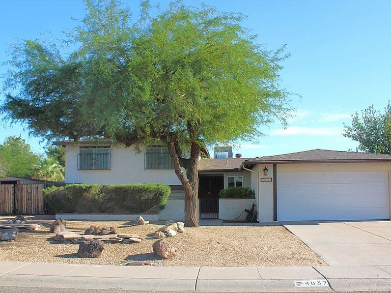 4837 W Laurel Lane photo 1