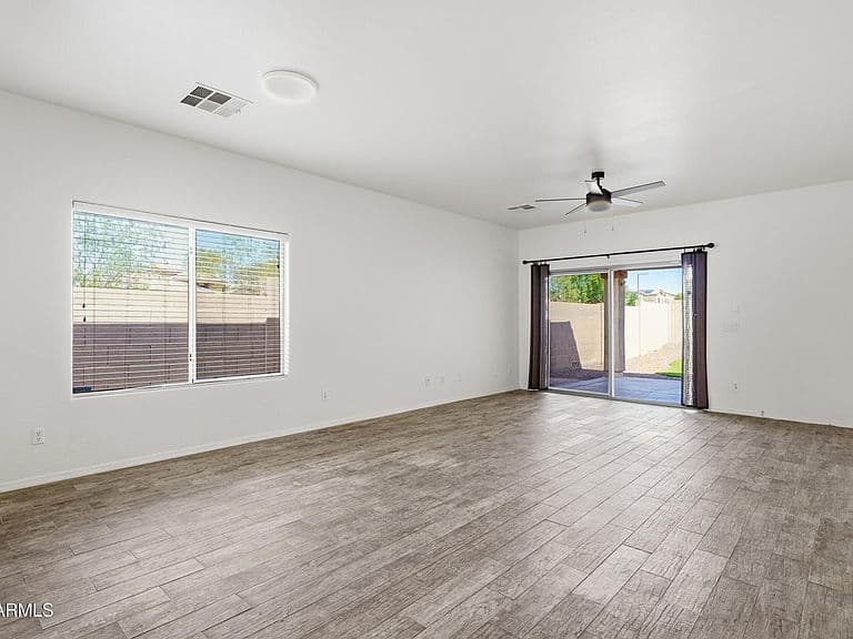 334 W RIO Drive photo 5