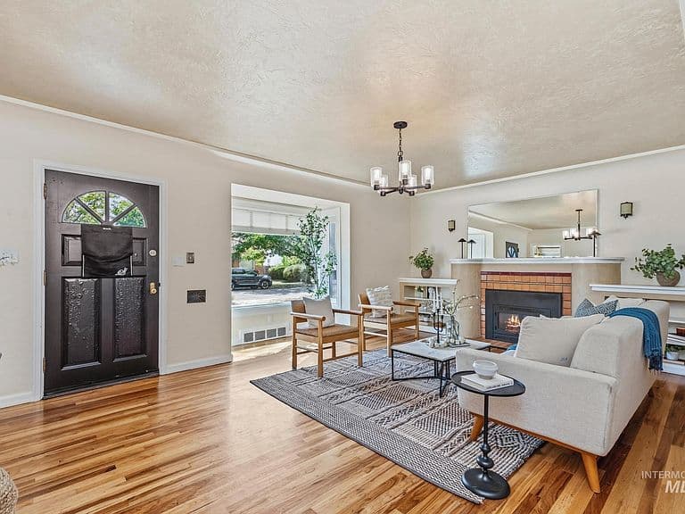 2306 W Madison Ave photo 5