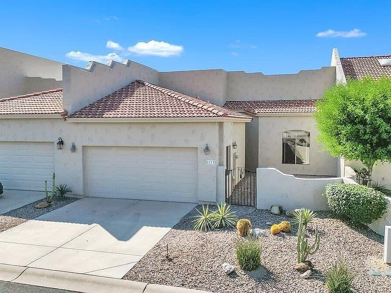 8713 E SANDTRAP Court photo 1