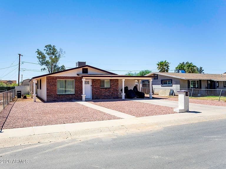 1137 E BISNAGA Street photo 2