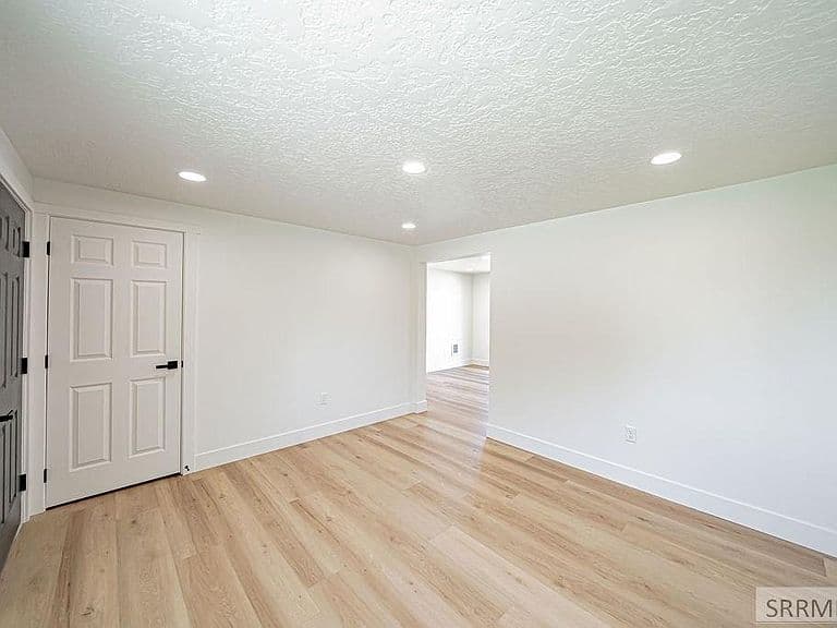 716 E 1550 N photo 4