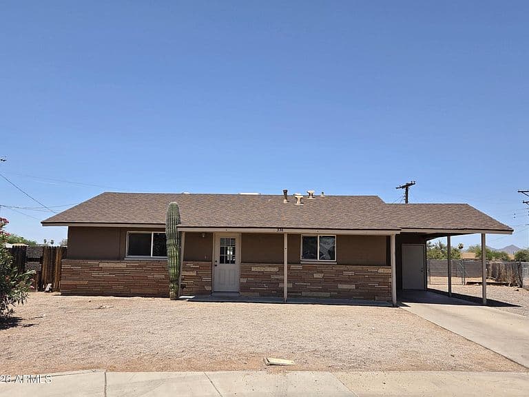 336 S WEAVER Drive photo 1