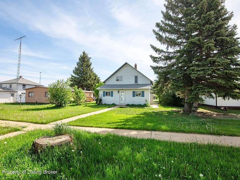 307 Dakota Ave photo 4