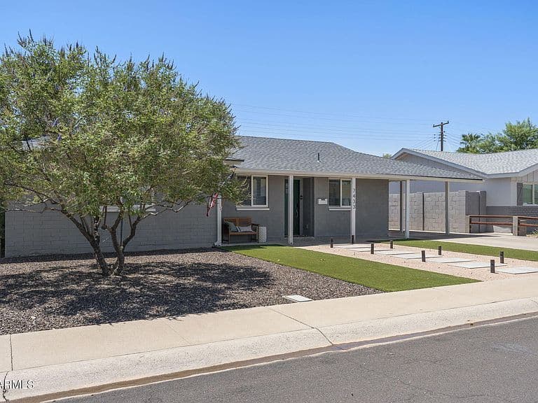7433 E CAMBRIDGE Avenue photo 3