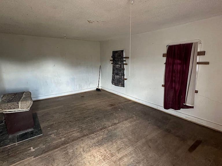 338 Saint Cloud St photo 2