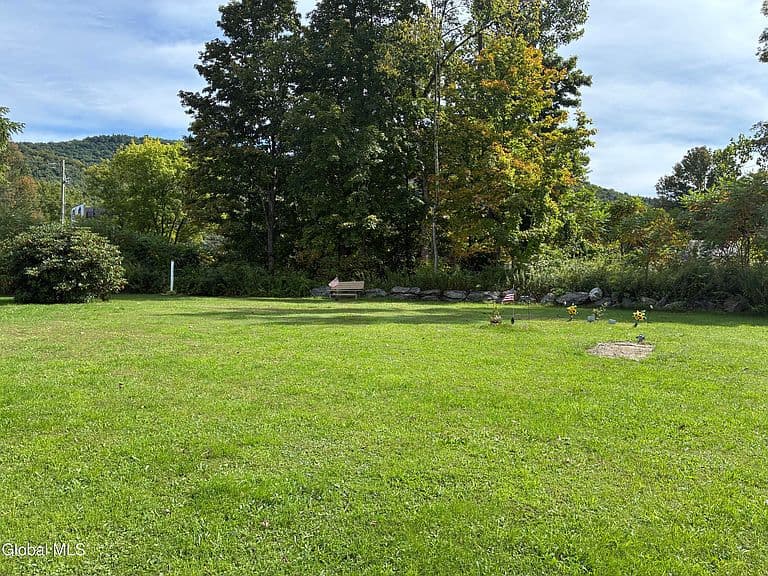 7 Smith Road photo 4