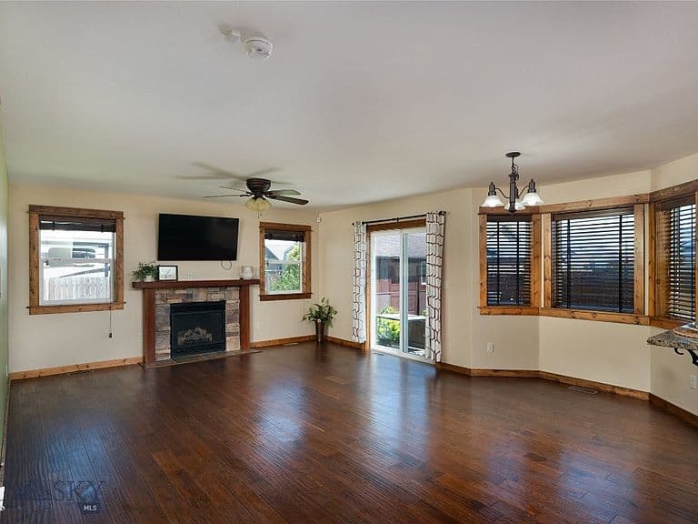 1706 Drummond Blvd photo 5