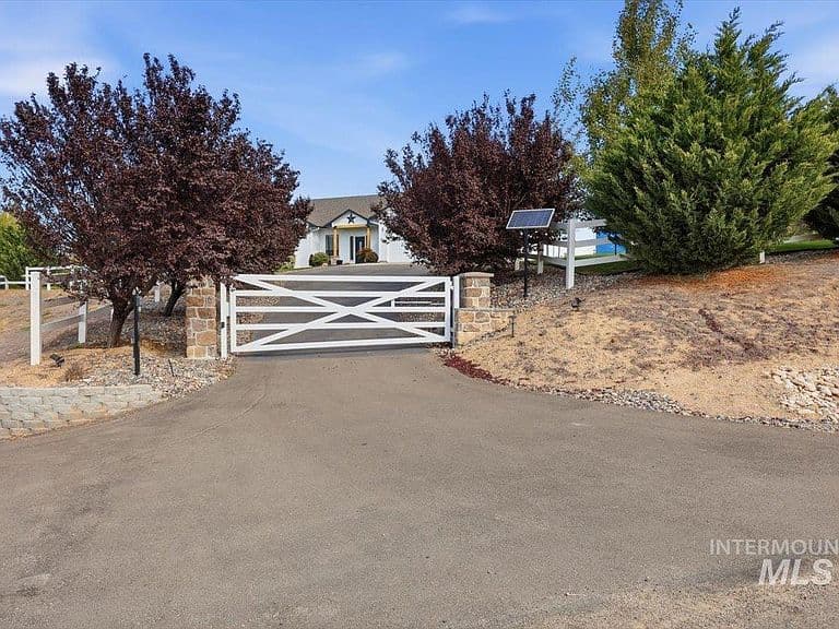 9228 Northview Rd photo 3