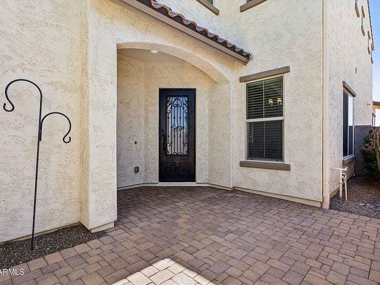 213 E BALAO Drive photo 4