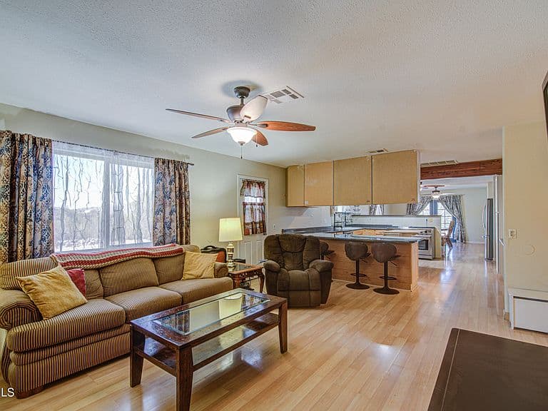 2251 W VIRGIL Drive photo 4