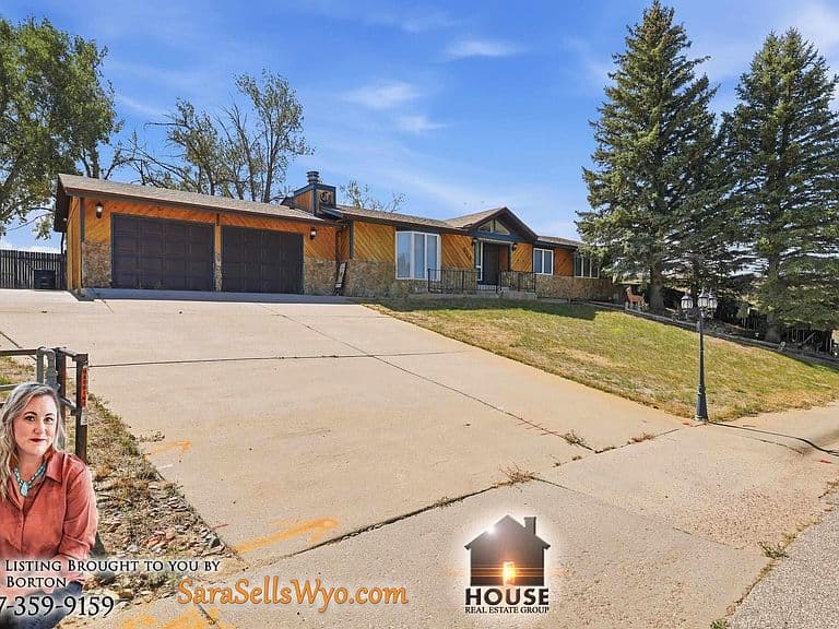 865 W Deer St photo 2