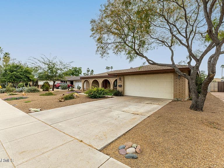 1941 E Pebble Beach Dr photo 3