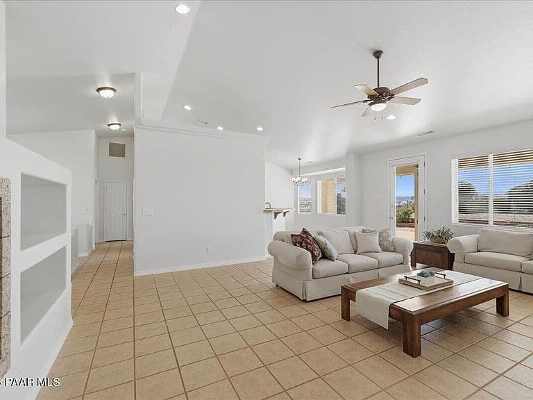 829 Panicum Dr photo 2
