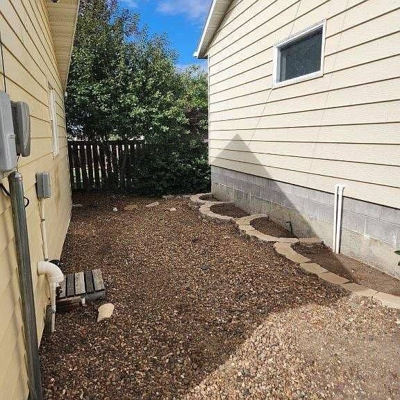 802 7th Ave N photo 3