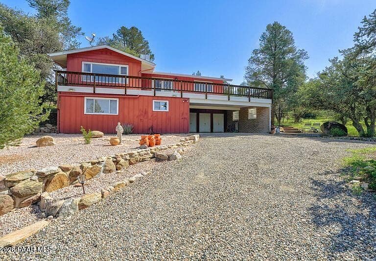 2905 N Williamson Valley Rd photo 3