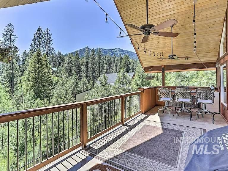 18 Shady Ln photo 2
