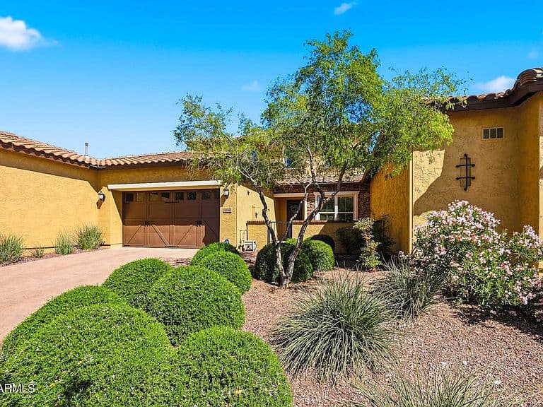3641 N HOOPER Court photo 4