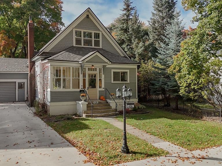 426 5th Ave E photo 2