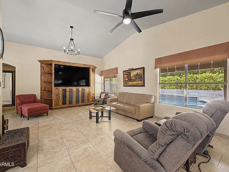 5508 E PARADISE Lane photo 4