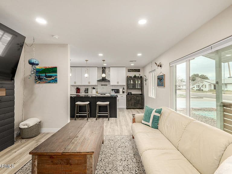 2413 W ANDERSON Avenue photo 4