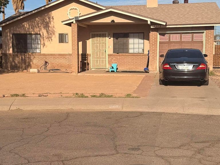 7209 S 15TH Place photo 1