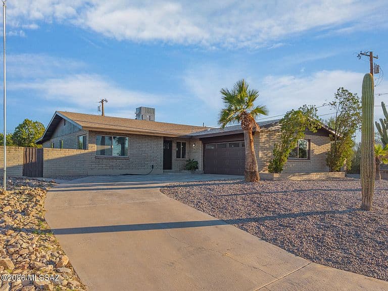 2229 W Window Rock Dr photo 1