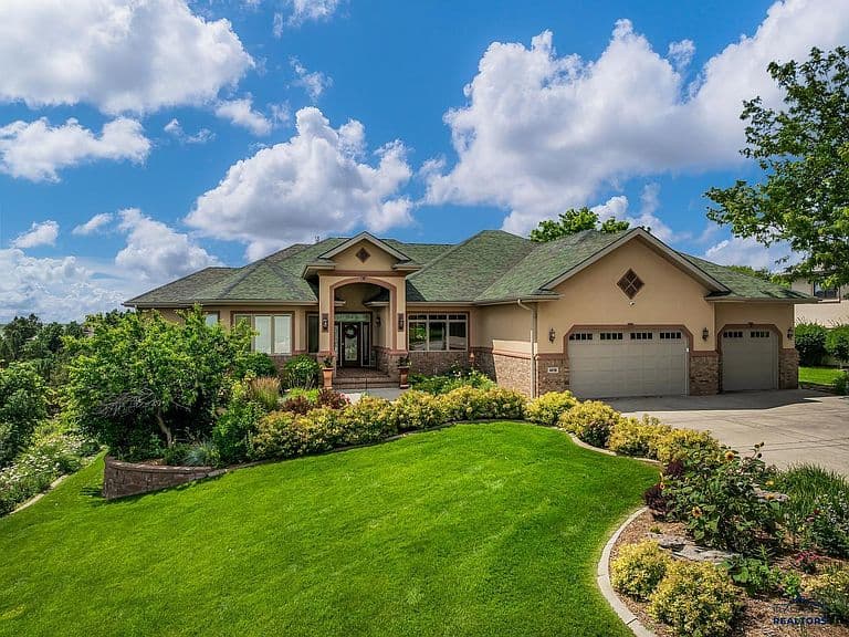 4818 Enchanted Pines Dr photo 1