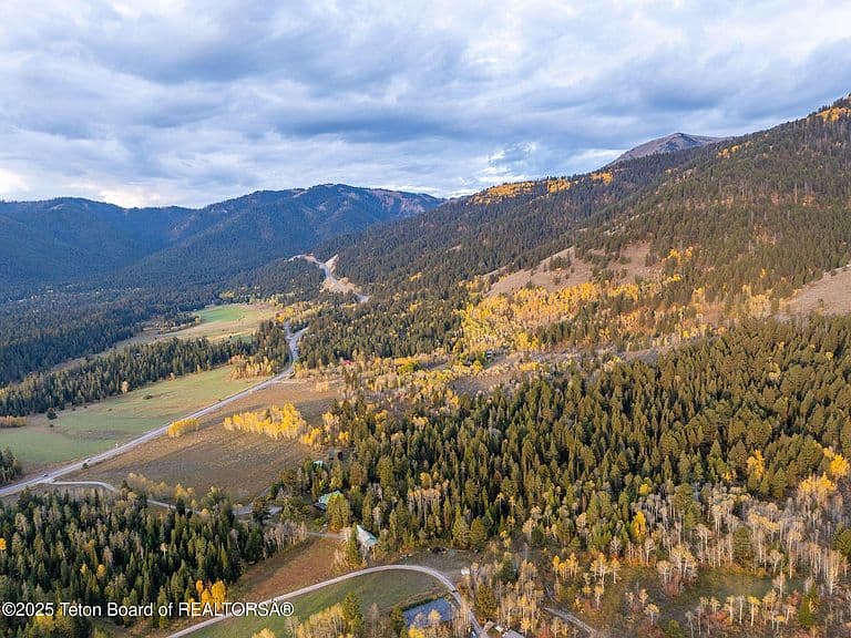 6255 W Us Highway 22 photo 4