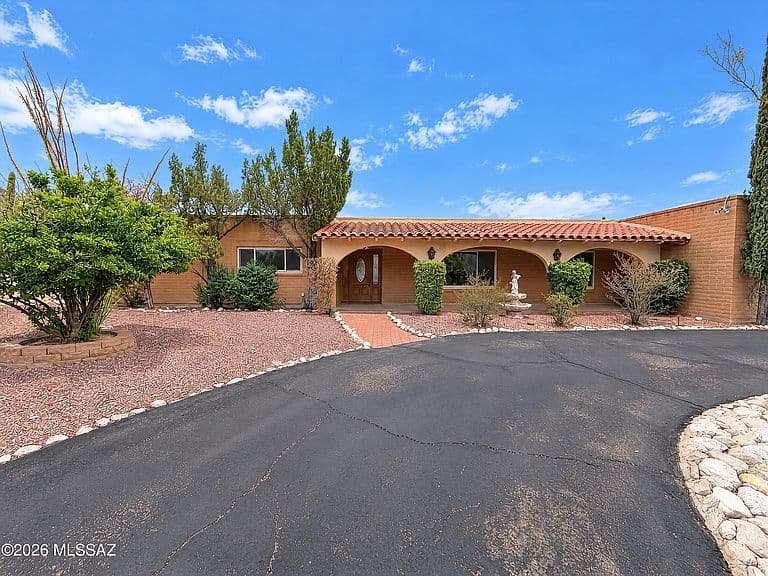 3900 N Calle Hondonada photo 1