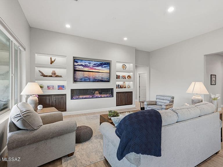 1432 E Golden Rock Way photo 3