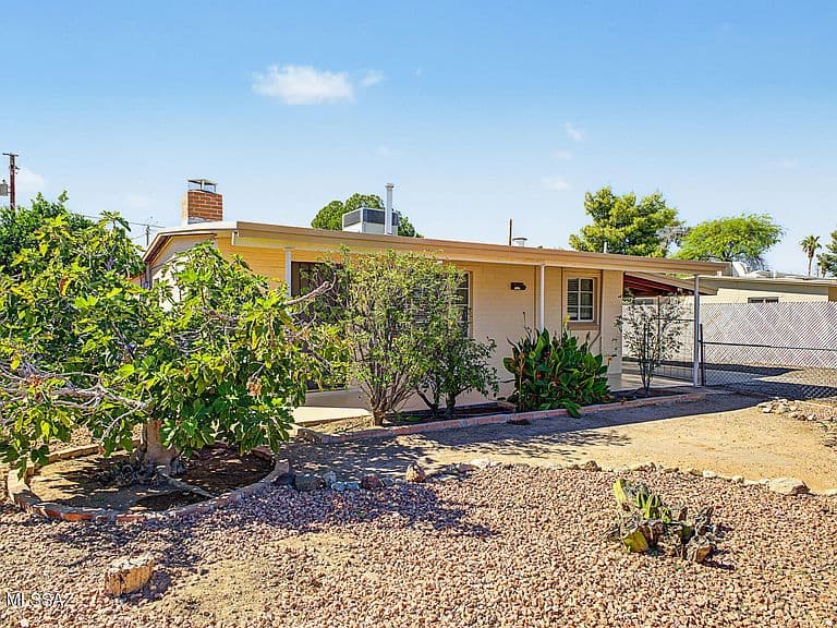 2849 N Desert Ave photo 1