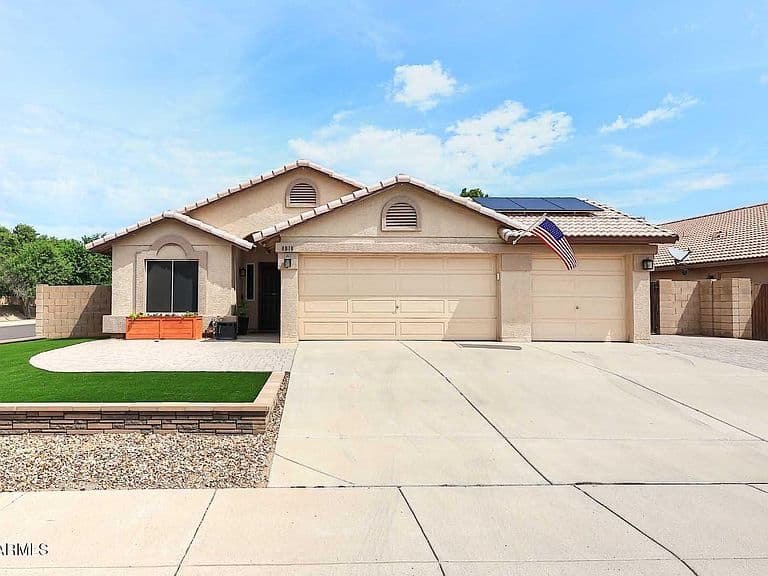 8818 W Melinda Lane photo 4