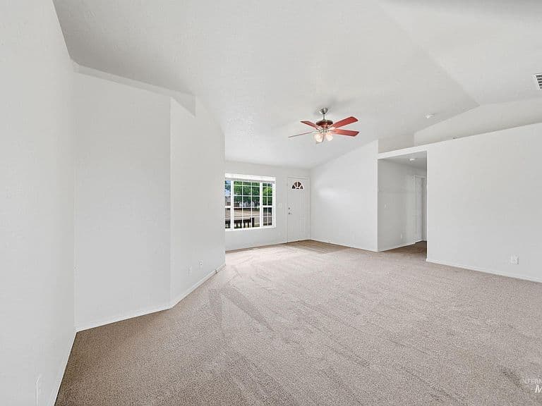 691 N Tidwell Way photo 3