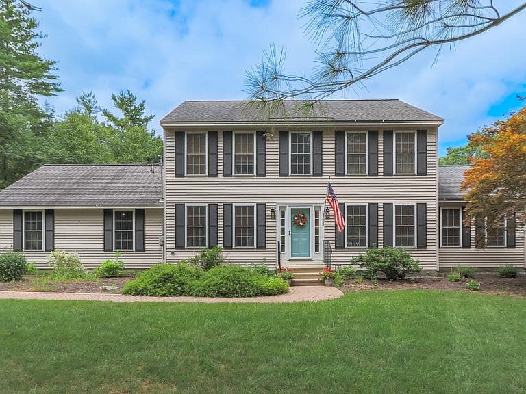 42 Dupaw Gould Road photo 1