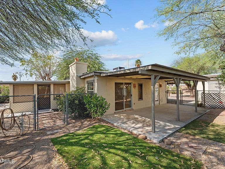 205 N Cucuracha Street photo 1