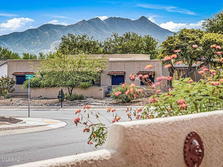 661 N Avenida Cipres photo 3