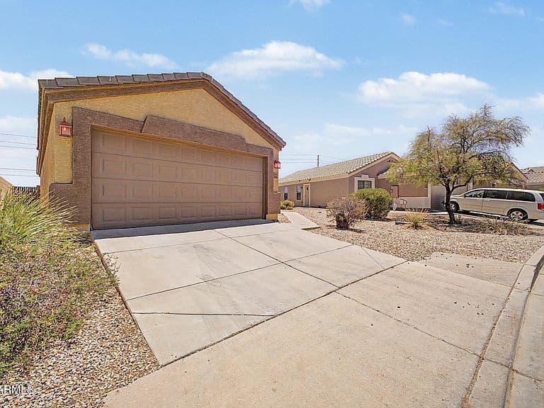 24151 N HIGH DUNES Drive photo 2