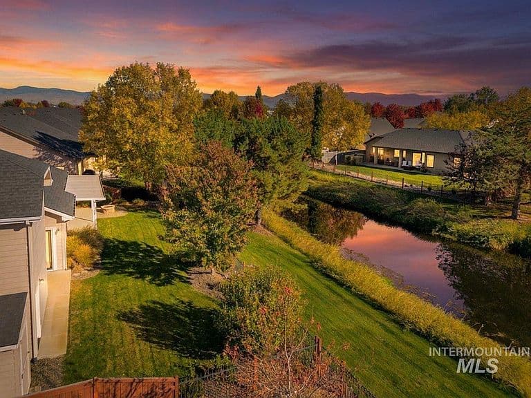 10187 W Purple Ash Dr photo 2