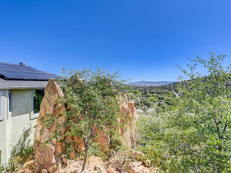 941 Atterbury Dr photo 4