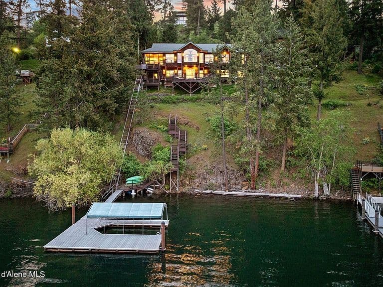 11004 N Rock Cliff Ct photo 2