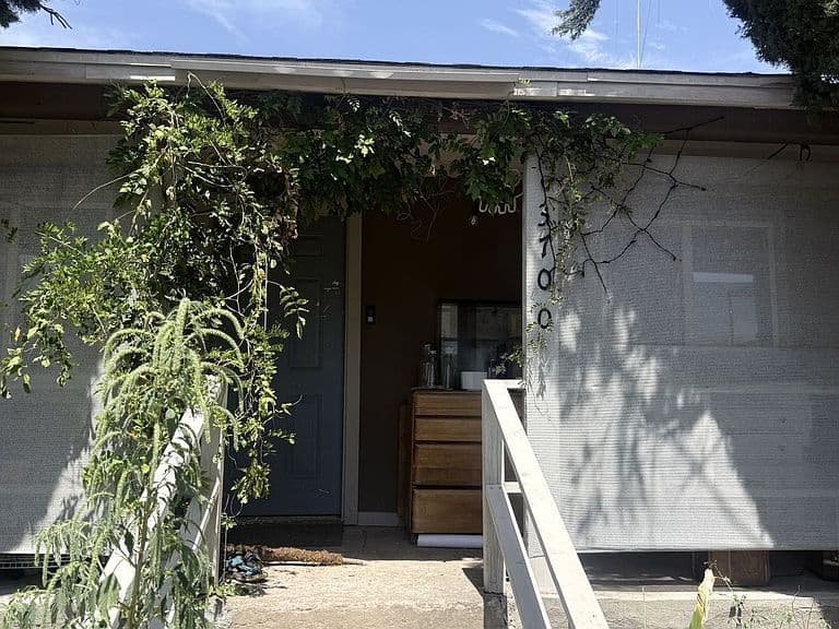 3700 Gordon St photo 1