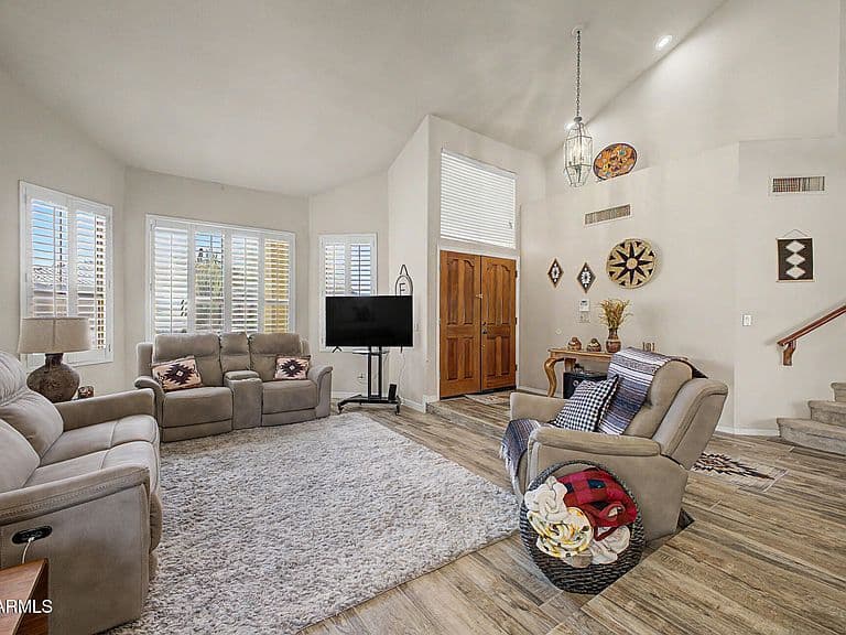 4530 E RANCHO LAREDO Drive photo 5